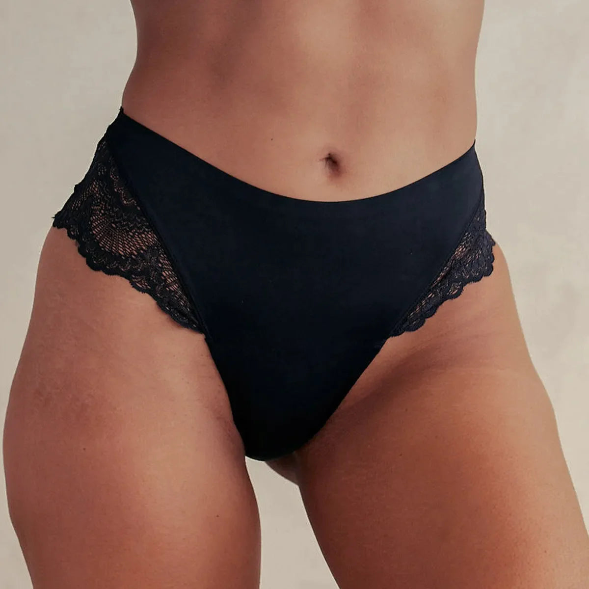 Mid-Waist Lace Hipster Panty